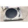 Image 3 : TECHNICS DIRECT DRIVE AUTOMATIC TURNTABLE SL-D202 WORKING