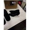 Image 2 : BOX OF SHOES