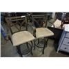 Image 7 : 2 METAL FRAME SWIVEL BAR STOOLS
