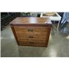 Image 1 : 3 DRAWER DRESSER