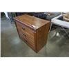 Image 2 : 3 DRAWER DRESSER