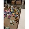 Image 3 : TRAY OF TEDDY BEAR AND BEAR FIGURES