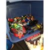 Image 2 : TOTE AND BAG OF DIE CAST CARS AND FIGURES