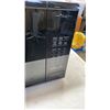 Image 2 : BLACK PANASONIC THE GENIUS MICROWAVE
