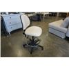Image 2 : GAS LIFT ROLLIING OFFICE WORKSTATION CHAIR