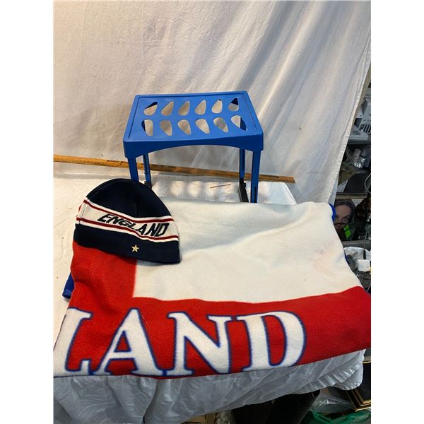 Blanket, touque and stand