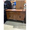 Image 1 : Sideboard