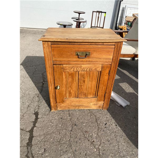 Wood cabinet