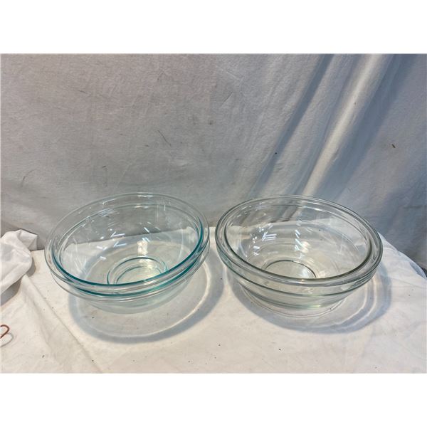 Pyrex bowls