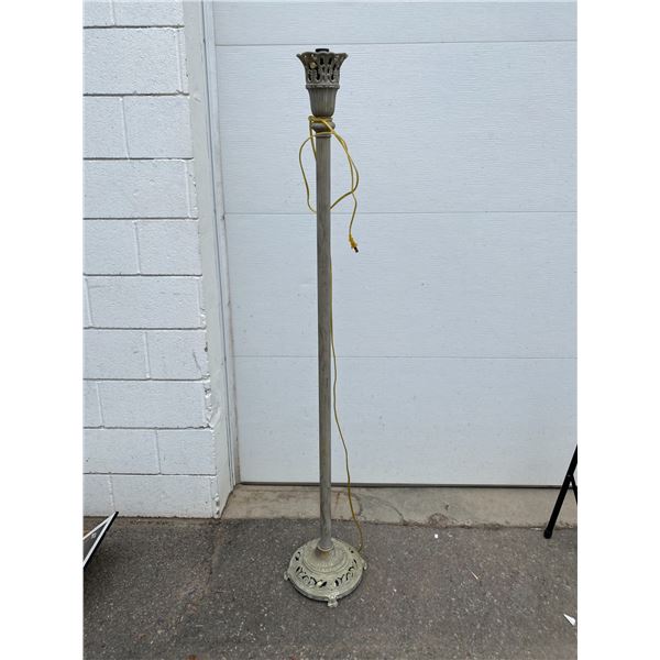 Heavy floor lamp