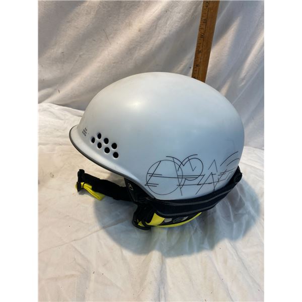 Medium helmet