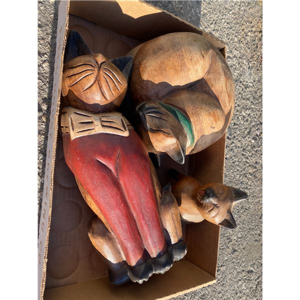 Cat figures