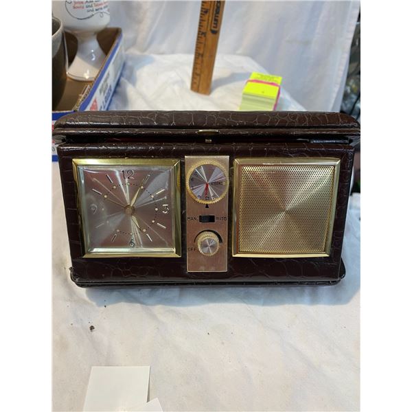 Vintage clock radio