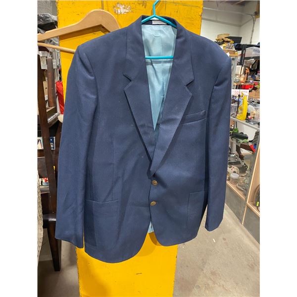 Henley suit coat