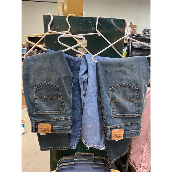 4 pairs Levi's jeans 36/30