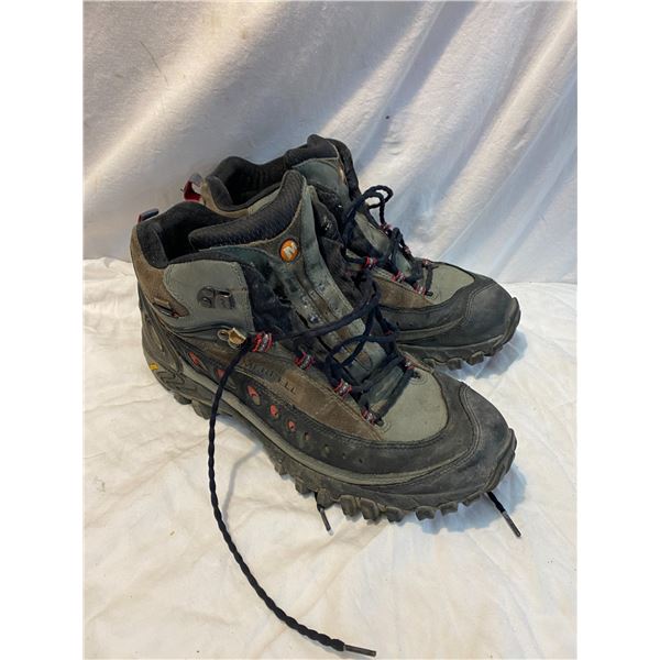 Merrell hikers 11.5