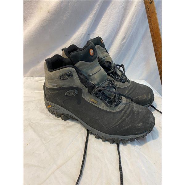 Merrell hikers 11