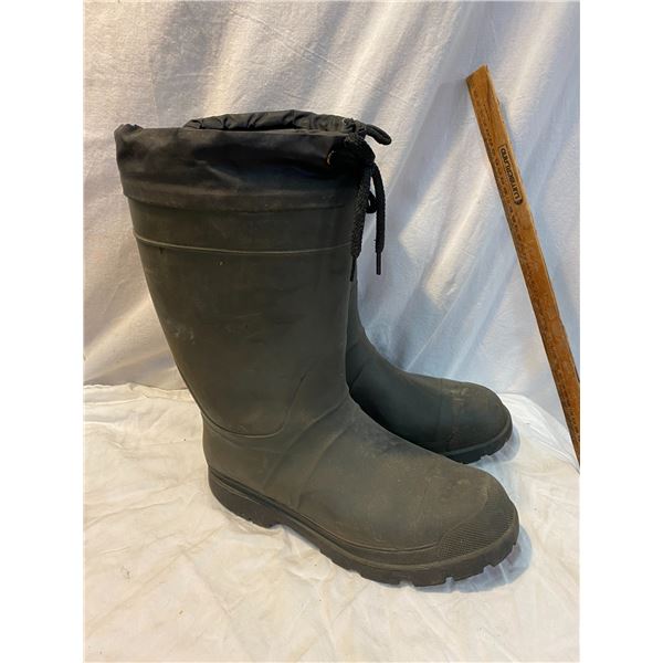 Rubber boots size 10