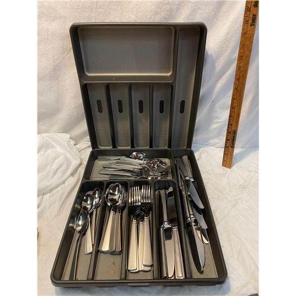 Cutlery trays and cutlery