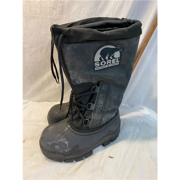 Sorel boots size 6