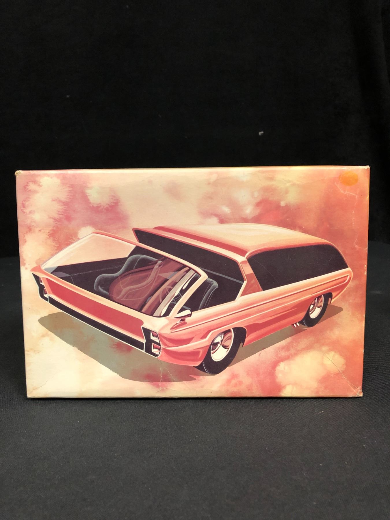 VINTAGE UNBUILT MODEL KIT