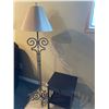 Image 4 : Floor Lamp with Side Table 16" x 14" x 20"