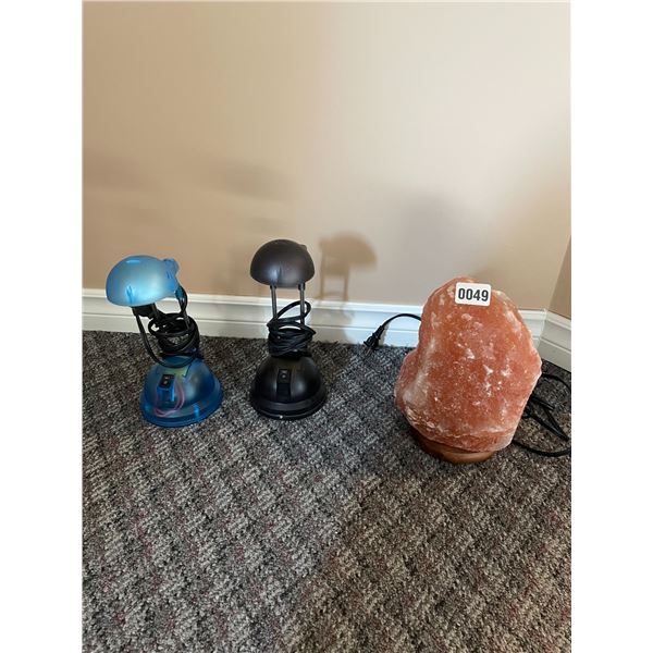 Large Himalayan Salt Rock Lamp (Needs new bulb) - Desk Lamps x2