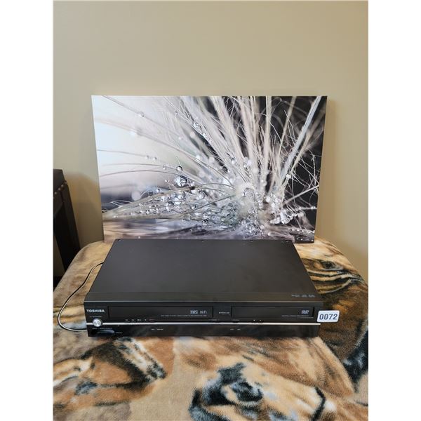 Toshiba VHS & DVD Combo Player (SDV398KC2) with Canvas Water Droplet