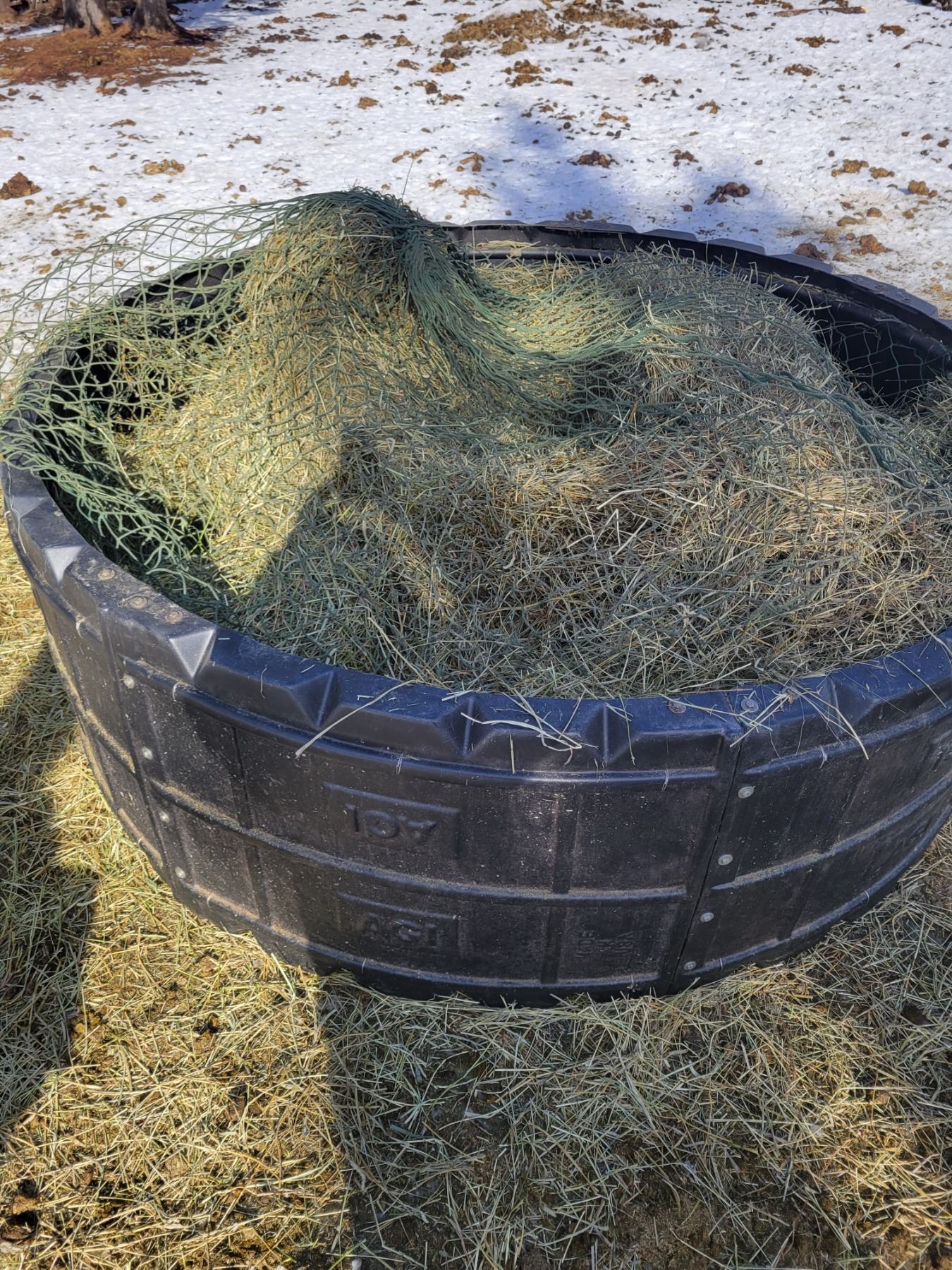 Poly 7' Diameter Hay Feeder Comes with Nag Bag & Repair Kit Beck