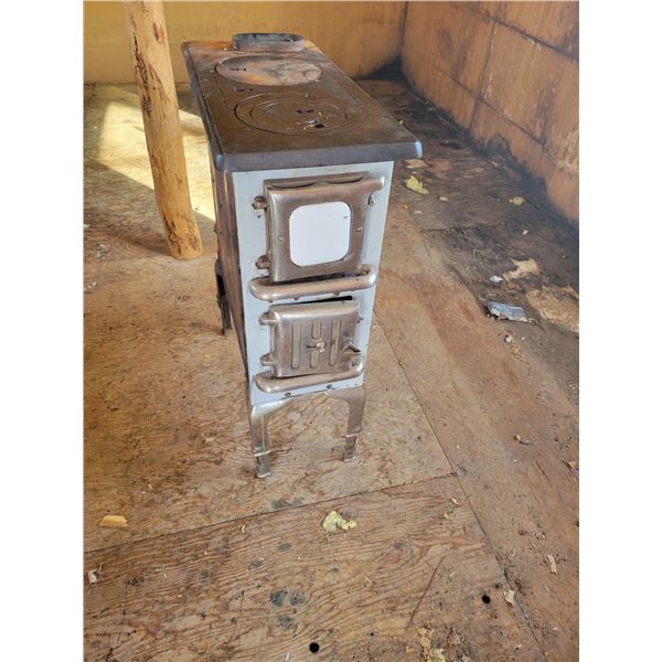 Kitchen Heater Wood Stove Model C with Chimney