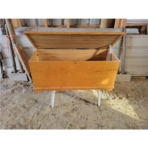 Cedar Lined Hope Chest/Toy Box (Handmade)