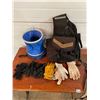 Image 3 : Ladies Leather Chaps - Saddle Bags - Riding Gloves - Collapsible Water/Feed Bucket