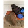 Image 4 : Ladies Drover Station Rain Slickers (S) - Collapsible Water/Feed Bucket - Saddle Bag - Grooming...