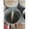 Image 2 : Metal Garbage Cans with Lids x4 - Rain Barrel - Oat Barrel