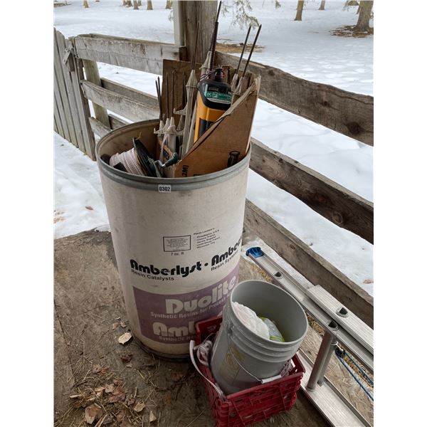 Electric Fence Equipment with Barrel (DC Power, Runs Off Car Battery with Connectors)