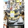 Image 1 : Tool Bucket