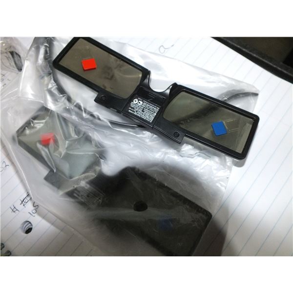 2 pairs Of 3d Glasses