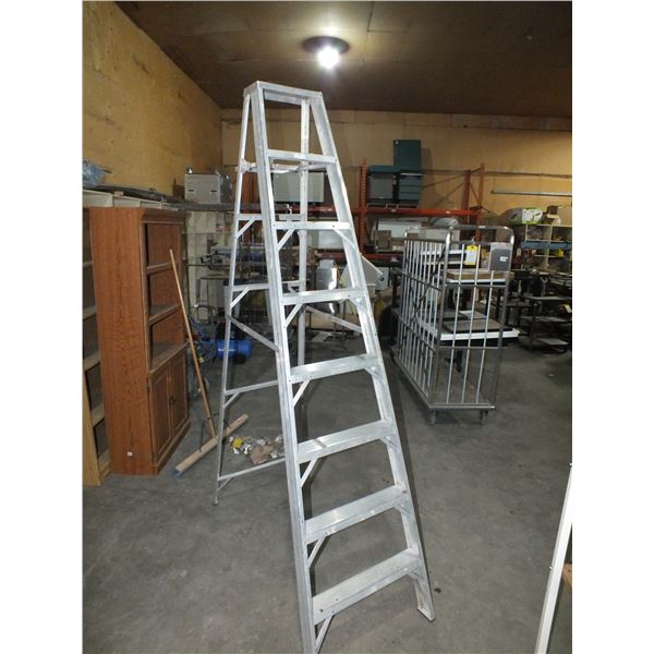 8ft Aluminum Ladder