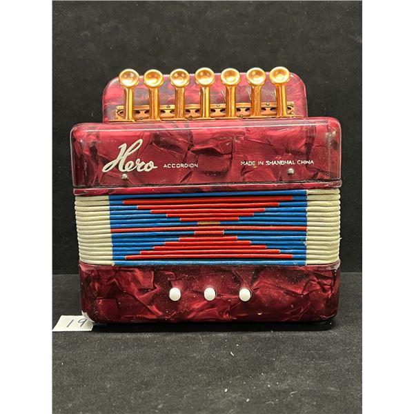 Vintage Hero Toy Accordion Works Approx: 7x7x4"