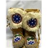 Image 3 : First Nations Beaded Footwear Mukluks (Foot approx: 8.5x3.75" & 10"T)