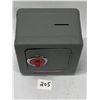 Image 4 : Vintage Metal Fort Know Toy Safe Smaller (Approx: 5.75x6" & 4"D)