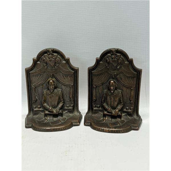2 William Shakespeare Cast Metal Book Ends Approx: 4.25" tall; 3.5" wide