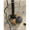 Image 3 : Utilitech #148137 Pedestal Sump Pump