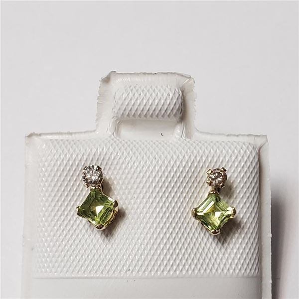 10K Yellow Gold Peridot(0.4ct) Diamond(0.06ct) Earrings (~Size )(Ring is resizable for $40) (~length