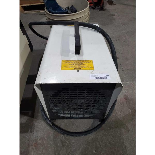 *SOLD AS IS* 240V 6KW 25 Amp Patron Electric Heater PAT-E6, 20,500 BTU, Watts 6,000 - Missing Plug H