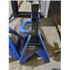 Image 2 : *SOLD AS IS* Certified 3 Ton Auto Jacks