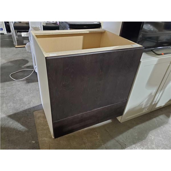 *NEW* Kitchen Cabinet - Large panel does not open, bottom drawer  pulls open - 34.5Tx30Wx24.5D