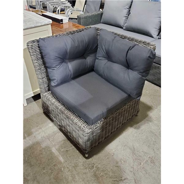 *NEW* Rattan Style Corner Chair with Cushions