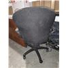 Image 3 : *SOLD AS IS* Linea Italia Adjustable Office Chair on castors