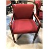 Image 2 : RED/WALNUT FRAMED CLIENT CHAIR